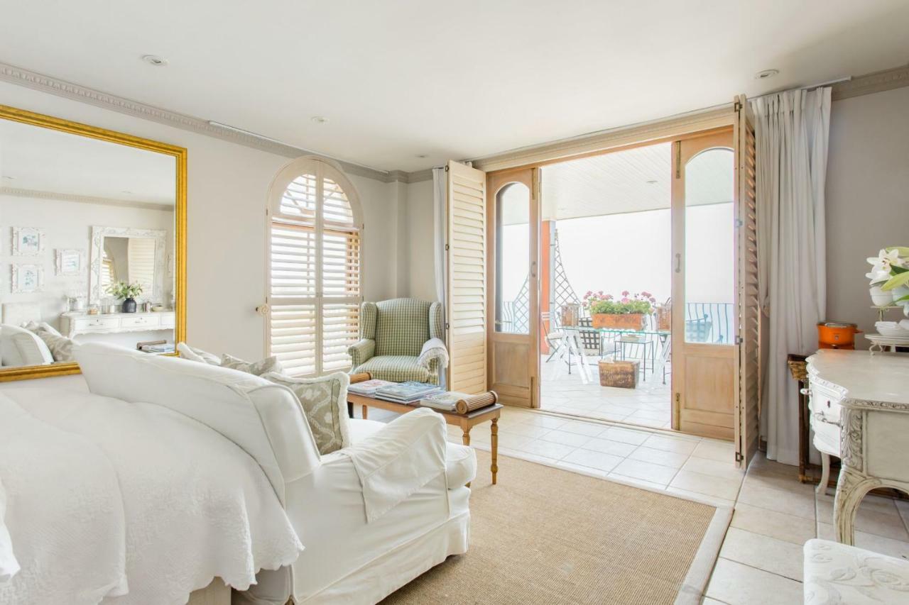 קייפטאון Villa Del Mar - "Luxurious En-Suite Bedroom With Lounge And Stunning Sea View Balcony In Bantry Bay" מראה חיצוני תמונה